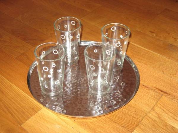Нов комплект 4 стъклени чаши и метален поднос, НАМАЛЕНИ ВЕЧЕ НА 5,00 ЛВ. 010471969.jpg Big