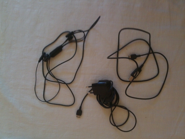 зарядно,USB кабел и слушалки за SAMSUNG aniimirko_IMAG0671.jpg Big