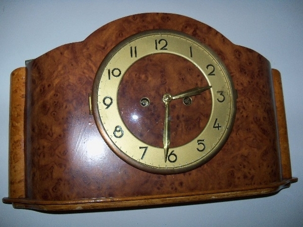 стар стенен немски часовник има гонг на половин и кръгъл час,оригинален ключ Часовника е в пълна изправност antikbg_100_4531.jpg Big