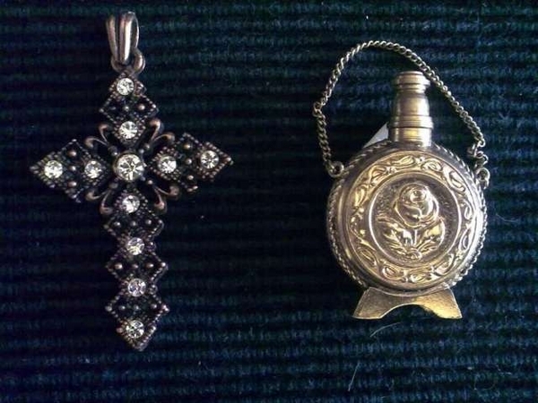 Стар кръст и Старинно шишенце за парфюм antikbg_varwwwuploaded883603883603.jpg Big