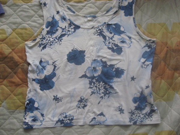 Бяло потниче на сини цветя mama_vava_IMG_00621.jpg Big