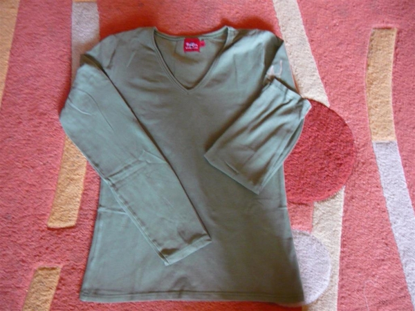 Зелена блузка размер М zorniza_P1030755_Large_.JPG Big