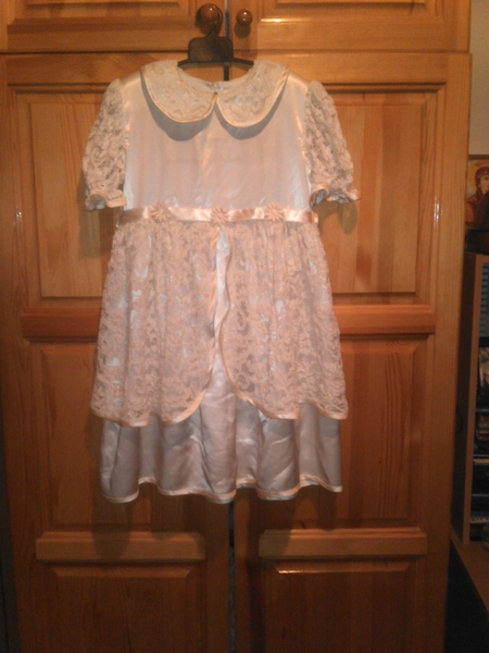 Разкошна рокличка от сатен и дантела за малка госпожица - 10 лева с пощенските разходи Donevi_IMG175.jpg Big