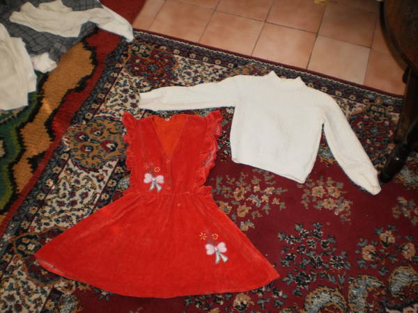 червена плюшена рокличка с подарък бяла блузка P9220185.JPG Big