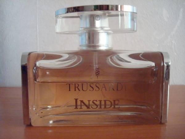 TRUSSARDI-INSIDE DSC057852.JPG Big