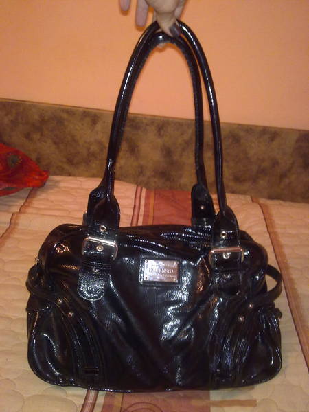 Черна лачена чанта Escensio - Special Edition 141120101550.jpg Big