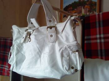 Бяла чанта "Елеонора" на Ейвън DSC00080.JPG Big