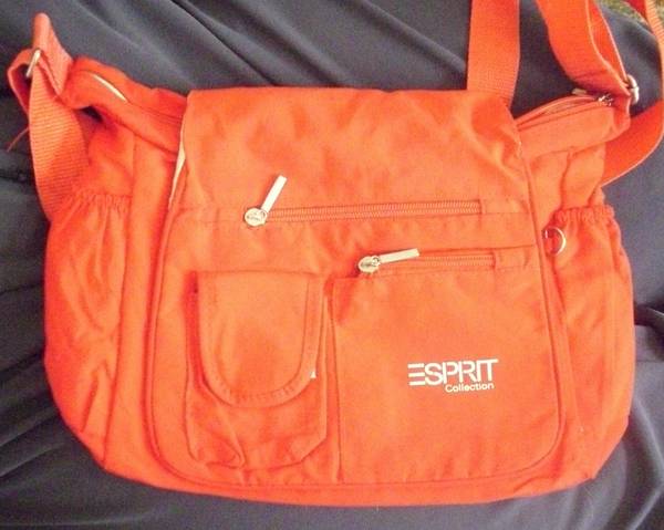 Червена спортна чанта имитация на ESPRIT DSCI3102.JPG Big