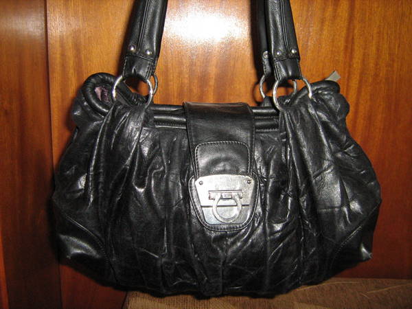 черна чанта+ подарък втора по-малка IMG_16721.JPG Big