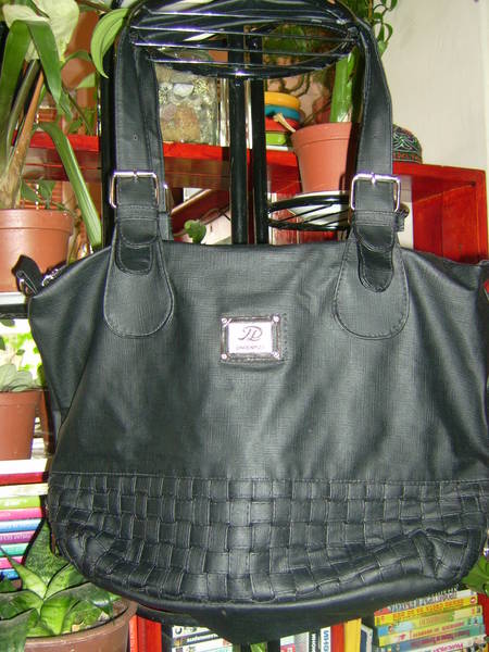 Чанта която може да се носи по два начина IMG_4706.JPG Big