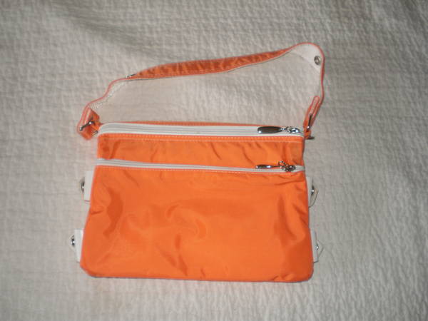 Спортна чанта в оранжево P3052148.JPG Big