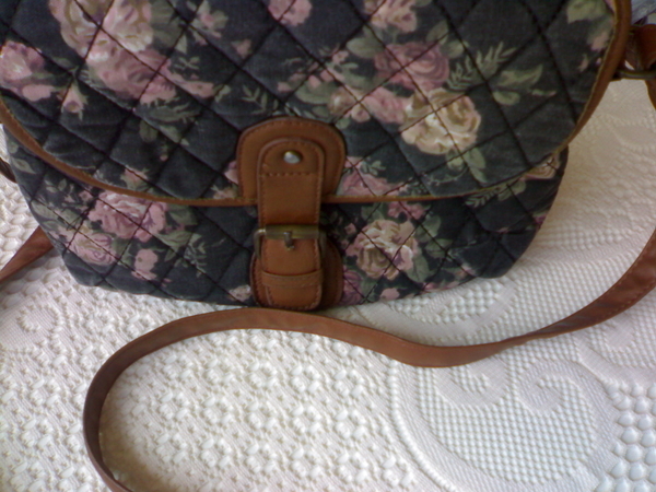 Ефектна и красива чанта с флорални мотиви felice_02092013891.jpg Big