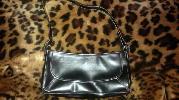 Елегантна черна чанта за 9лв с пощата peepi1981_14042011079.jpg Big