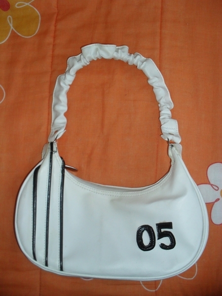 Бяла спортна чанта sunshine87_SDC17379.JPG Big