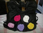 черна чанта с 5 цветни рози 0751.JPG