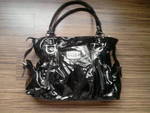 Черна лачена чанта P110111_12_40_01_.jpg
