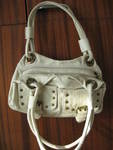 Кожена чанта с метални токи. Цвят слонова кост ( или мръсно бяло ). С етикета !!!!!! Picture_0323.jpg
