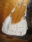 Бяла ефектна чанта с много джобчета mama_vava_IMG_00051.jpg