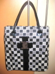 много стилна черно-бяла шахматна чанта с къса дръжка mariela_teofanova_IMG_6557.jpg
