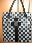 много стилна черно-бяла шахматна чанта с къса дръжка mariela_teofanova_IMG_6559.jpg