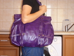 Страхотна чанта в лила,от мека еко кожа,подарък шал в същия цвят njn689_STP600191.JPG