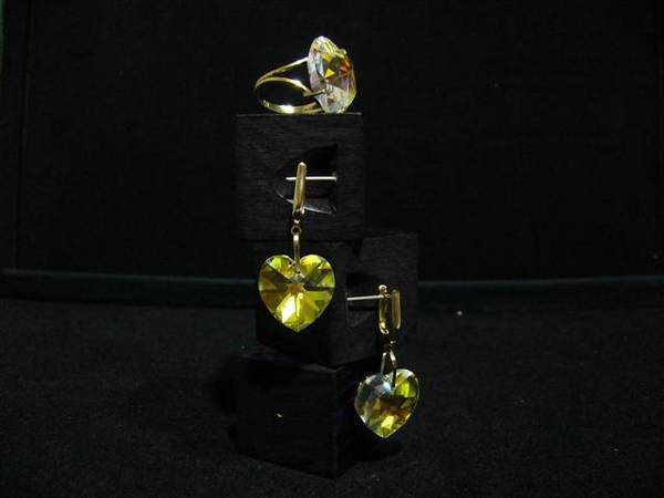 Златни обици и пръстен с кристали SWAROVSKI P1070013_Small_.JPG Big