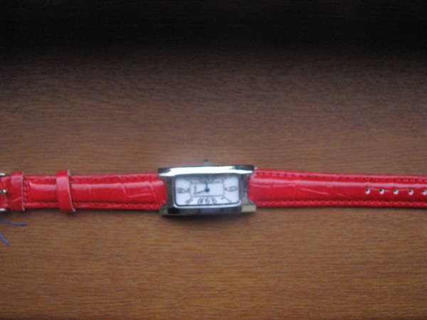 Елегантен червен дамски часовник chasovnik_017.JPG Big
