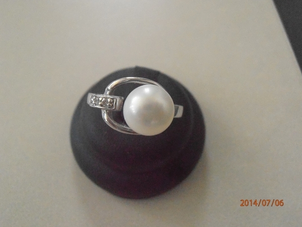 Сребърен пръстен с бяла естествена перла и цирконии dary_71_P7060025_1.jpg Big