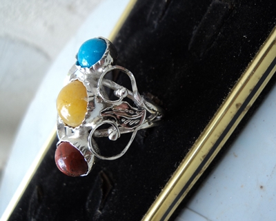 модел 189 Сребърен пръстен с три камъка син и жълт нефрит и червен яспис radimm_189.JPG Big