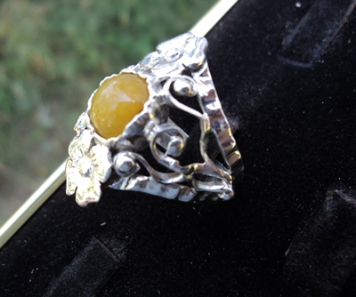 модел 194 Сребърен пръстен с жълт нефрит Изключително модерна и ефектна визия. radimm_194.JPG Big