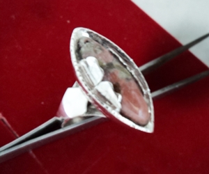 модел 427   Изработени от масивно сребро  Дамски пръстен с апликация и гравировка  и полускапоценен камък родохрозит radimm_427_5_.JPG Big