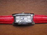 Елегантен червен дамски часовник chasovnik_015.JPG