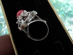 модел 186 Сребърен пръстен с розов корал Изключително модерна и ефектна визия. Пръстенът е с Уникална ръчна изработка. radimm_186_11_.JPG