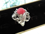 модел 186 Сребърен пръстен с розов корал Изключително модерна и ефектна визия. Пръстенът е с Уникална ръчна изработка. radimm_186_3_.JPG