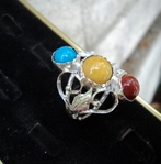 модел 189 Сребърен пръстен с три камъка син и жълт нефрит и червен яспис radimm_189_3_.JPG