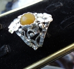 модел 194 Сребърен пръстен с жълт нефрит Изключително модерна и ефектна визия. radimm_194_8_.JPG