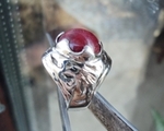 модел 413 Сребърен пръстен с ажур и гравировка и червен красив нефрит, radimm_413_9_.JPG