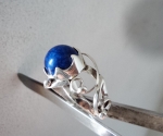 модел 428   Изработен от масивно сребро  Дамски пръстен,с инкрустиран 1   камъка лапис лазурит   Камъка е ръчно кован, а не лепен. Изключително м radimm_428_4_.JPG