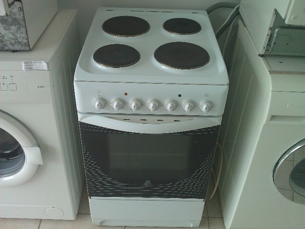 Готварска печка INDESIT с четери котлона nikolai0877_19888931_1_800x600.jpg Big