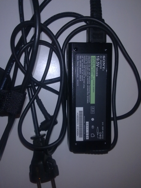 Зарядно за лаптоп Sony VAiO (VGP-AC19V32) chi_20102010151.jpg Big