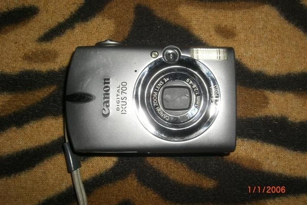 фотоапарат canon digital ixus 700 cotone99_CIMG1437_Small_.JPG Big
