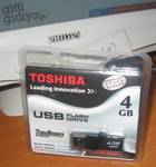 USB flash -4 GB  пощенските от мен TOSHIBA-READY-BOOST-4GB-USB-FLASH-BELLEK-SIFIR_17000205_0.jpg