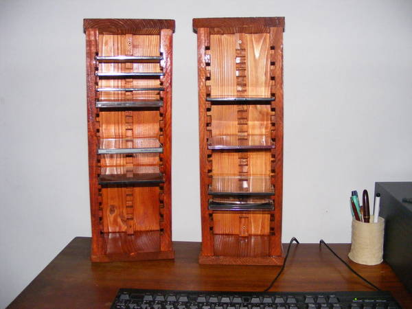 две дървени стойки за дискове 2010_0314_00101.JPG Big