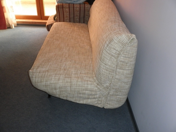 Разтегателен диван с 2 бр.възглавници dessita_divan1.JPG Big
