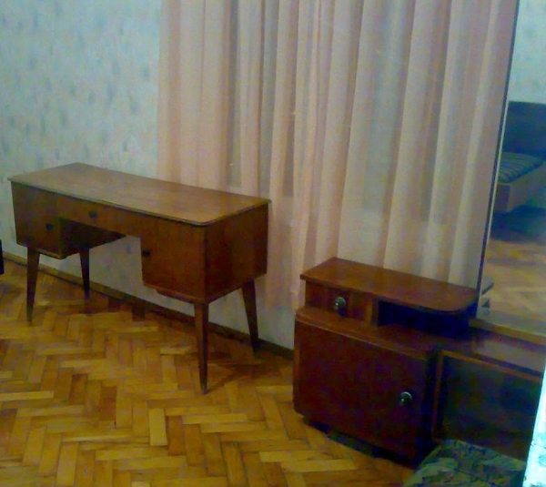 Мебели, подходящи за обзавеждане на апартамент под наем xiona_buro_i_toaletka.JPG Big