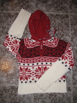 плътно плетено пуловерче с качулка и пискюл 1127_11_09_10_6_18_36_resize.jpg Big