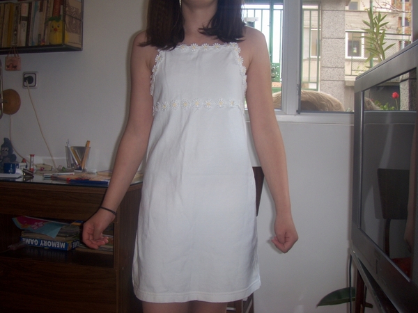 Бяла рокля с маргаритки за госпожици високи 152 см. Lady_N_HPIM5391_1280x960_.jpg Big
