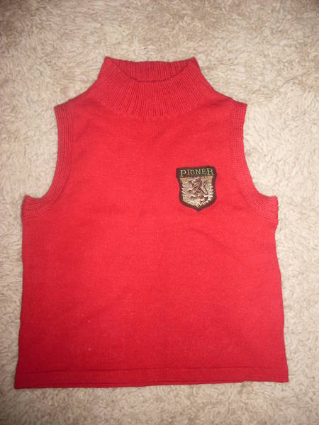 червен пуловер на EXIT SDC127211.JPG Big