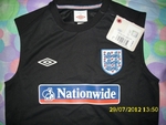 Чисто нов оригинален потник UMBRO,с емблемата на на английският национален отбор по футбол,с пощата. toni69_DSCI0112_Custom_1.JPG