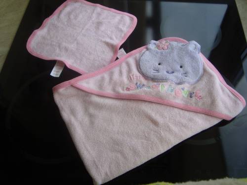 Страхотен розов комплект - хавлийка и кърпа за малка беба на Carter`s - 7 лв. DSC03733.JPG Big